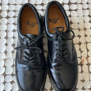 Dr Marten lace Up Oxford w yellow stitching size 12